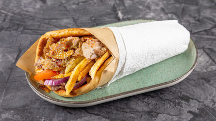13.pita gigas me gyro kotopoulo