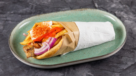 3.pita me xylaki choirino